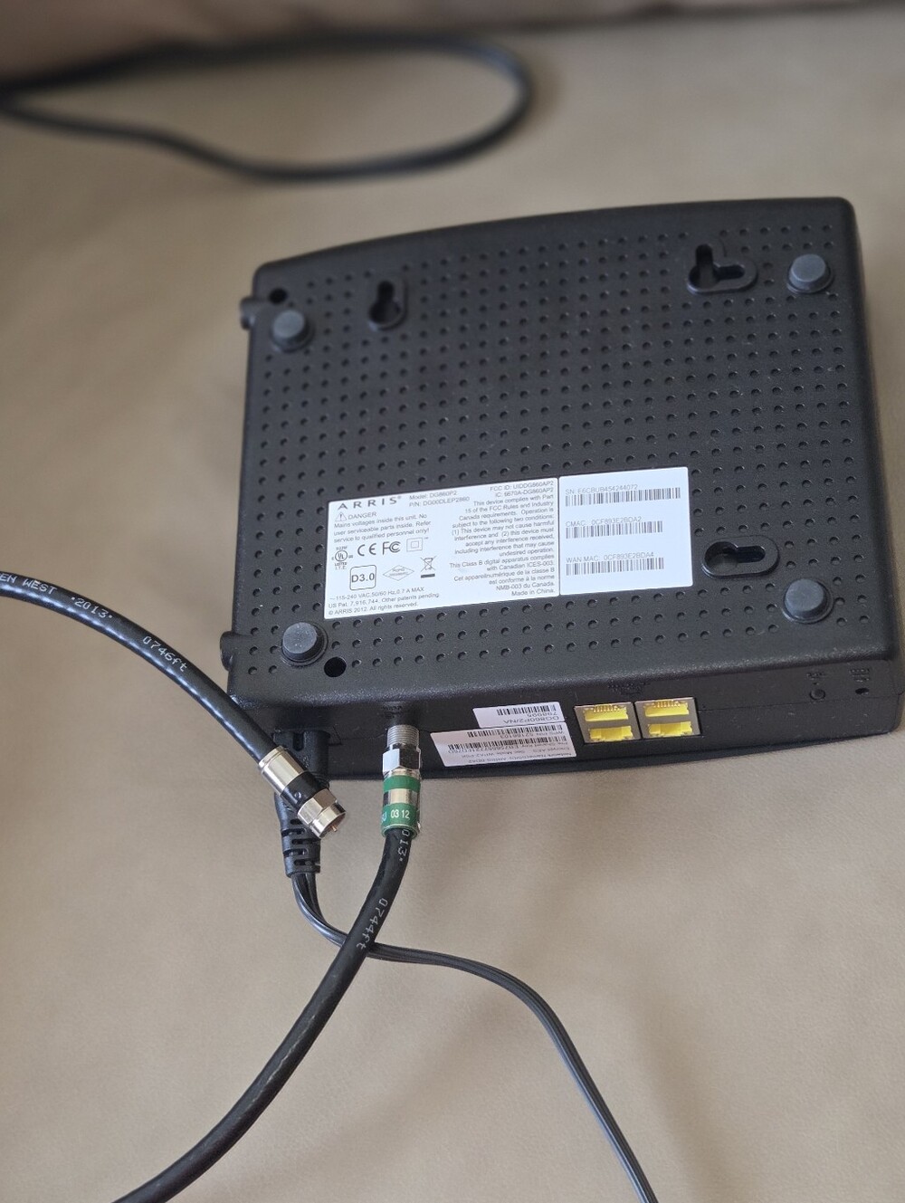 ARRIS DG860P2 Cable Modem Router Combo - Picture 3 of 8